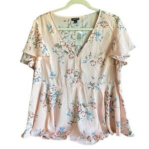 NWT Torrid Short Sleeve Pink Floral Print Top. Size 0/Large/12
